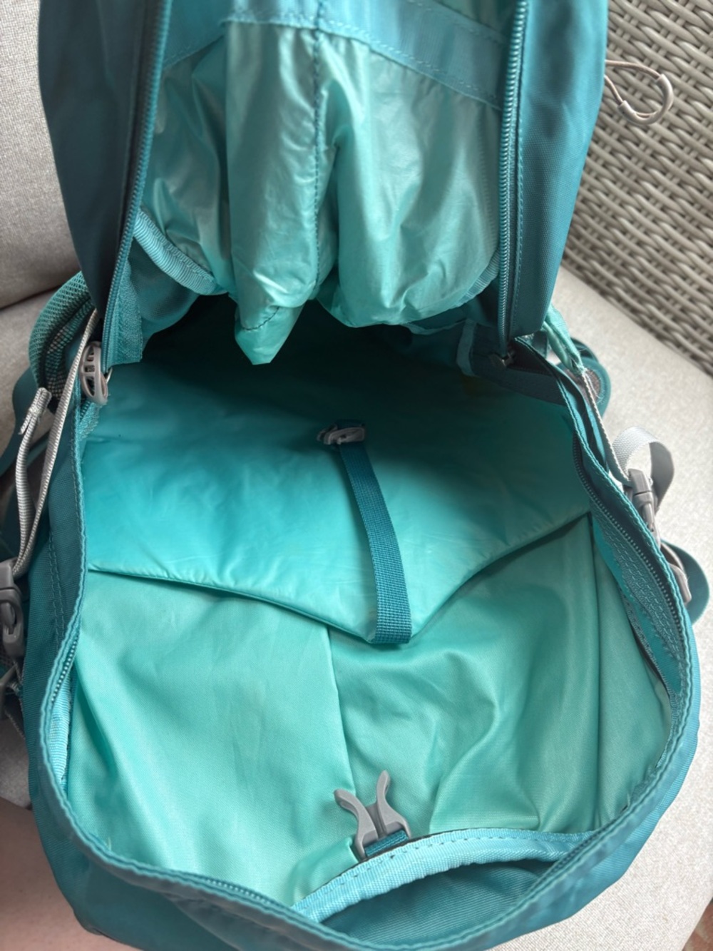 Osprey Daylite Plus Backpack Teal Hiking Travel - Picture 4 of 5